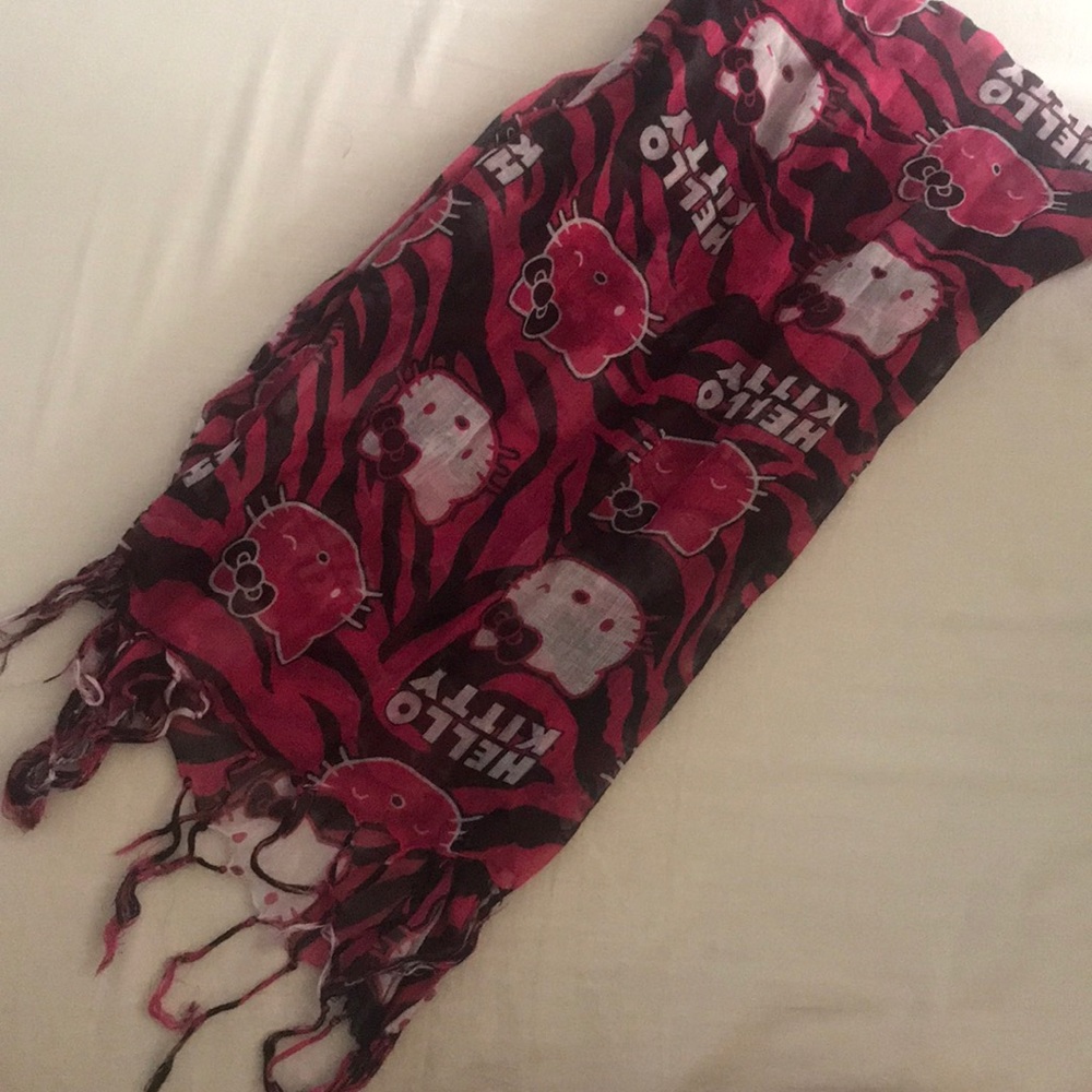 Lightweight Hello Kitty scarf